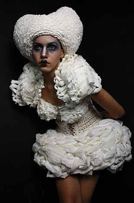 Conjunto de vestidos , 2012 / Fantasy fashion / recycled materials